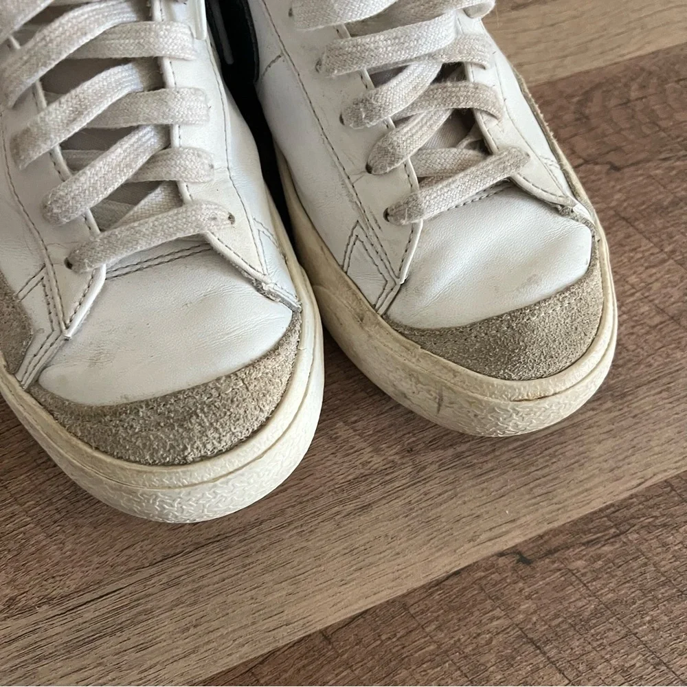Nike Women’s Mid ‘77 White and Black Blazer Size 8.5